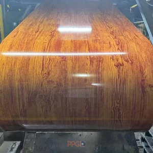 High gloss mahogany wood grain pattern PPGI steel coil on production line